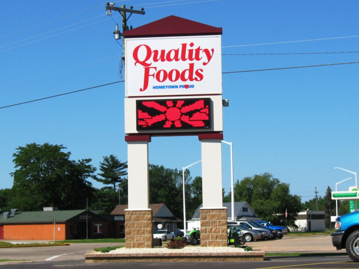 Outdoor supermarket business sign.